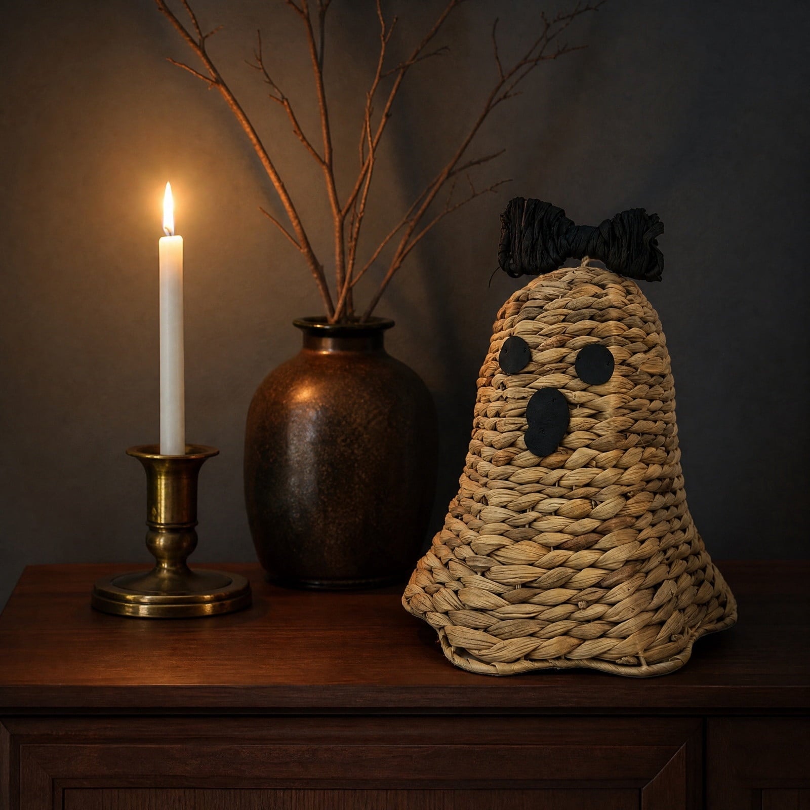 Spooksy™ Halloween Woven Ghost Figurine Water Hyacinth Straw Ornament Black Bow Tabletop Decor Cute Spooky Holiday Decoration For Mantel Shelf Home Cottage Fall Gift